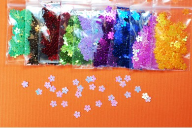 Flitry sypané 713 vel.6mm, balení 3g.