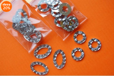 Našívací ozdoba 330 vel.15-25mm balení 3g