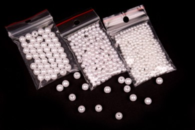 Korálky plastové PERL bílé 5g