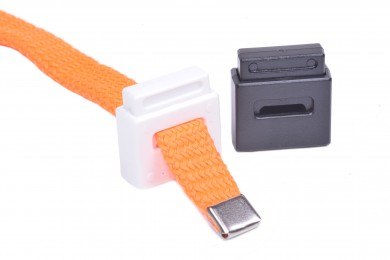 Brzdička plastová na plochou šnůrku 20mm