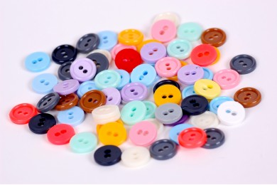 Knoflík dvojdírkový vel.18 - 11,4mm